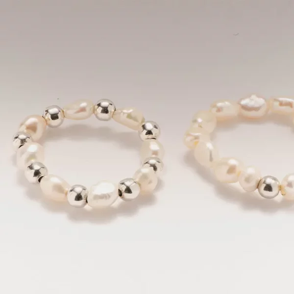 Zestaw elastycznych pierścionków perły